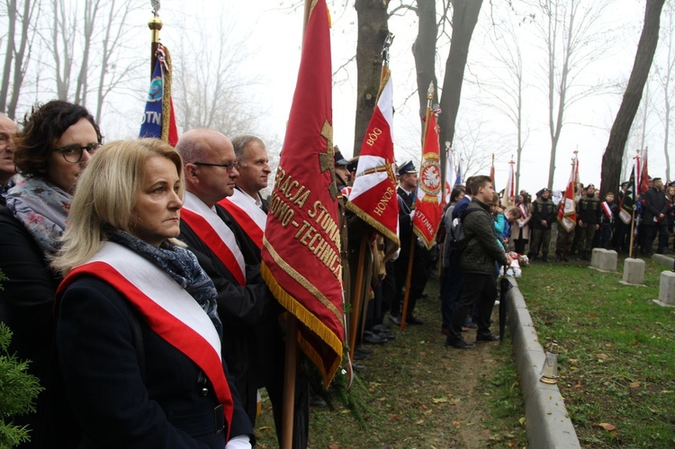 Prezydent na cmentarzu legionistów w Łowczówku