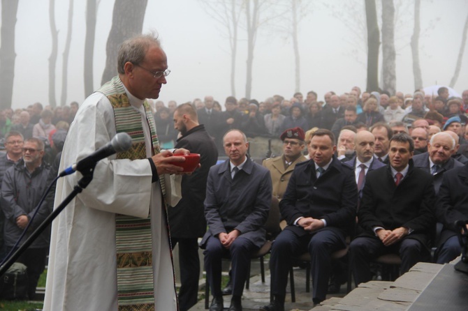 Prezydent na cmentarzu legionistów w Łowczówku