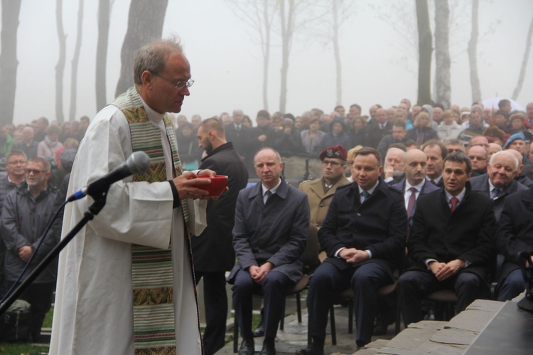 Prezydent na cmentarzu legionistów w Łowczówku