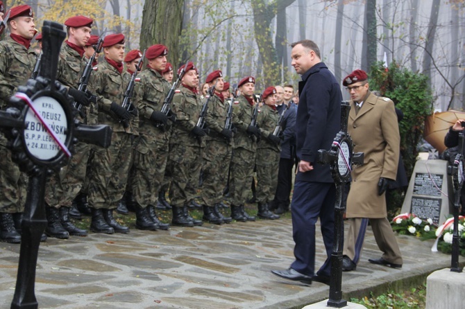 Prezydent na cmentarzu legionistów w Łowczówku