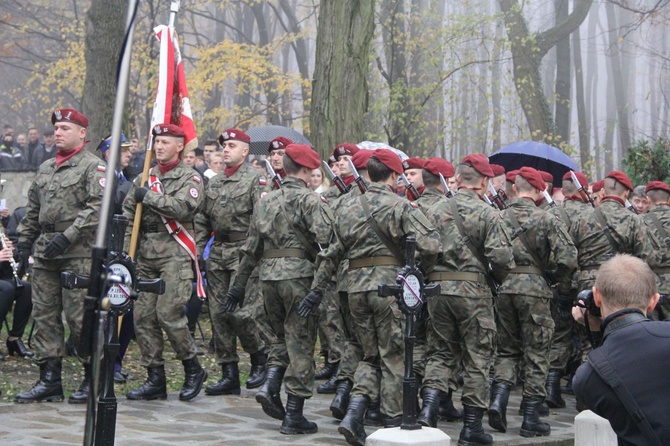 Prezydent na cmentarzu legionistów w Łowczówku