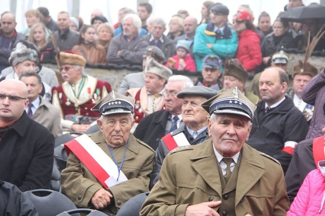 Prezydent na cmentarzu legionistów w Łowczówku