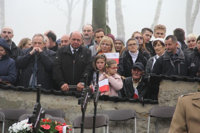 Prezydent na cmentarzu legionistów w Łowczówku