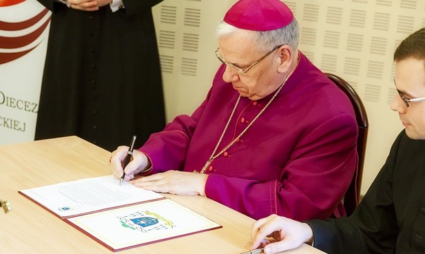 Bp Jan Kopiec o synodzie: "To nie festiwal życzeń"