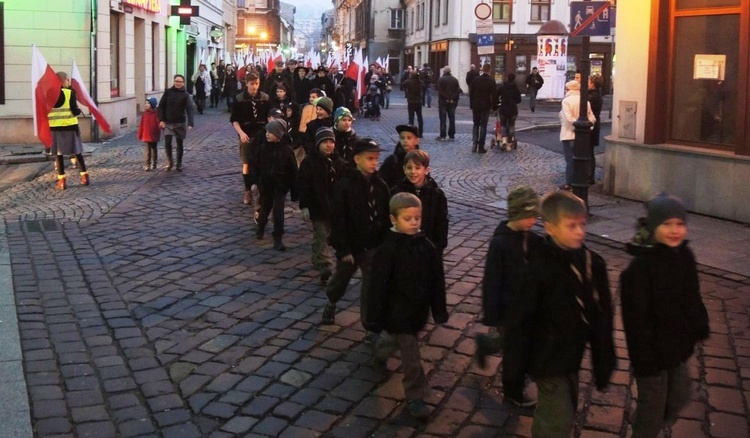 Świętowanie harcerzy ZHR z Niepodległą