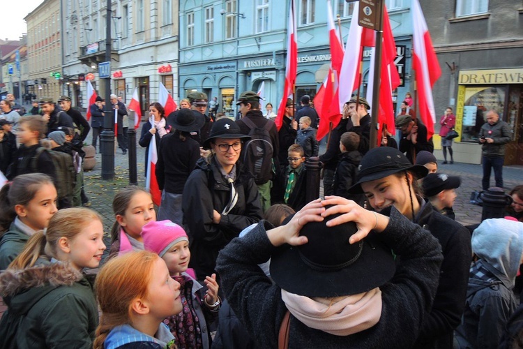 Świętowanie harcerzy ZHR z Niepodległą