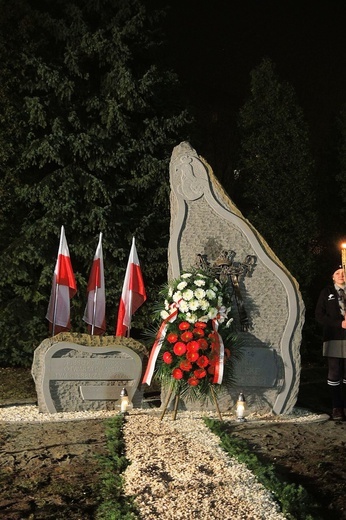 Kantata i obelisk dla Niepodległej na Złotych Łanach