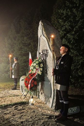 Kantata i obelisk dla Niepodległej na Złotych Łanach