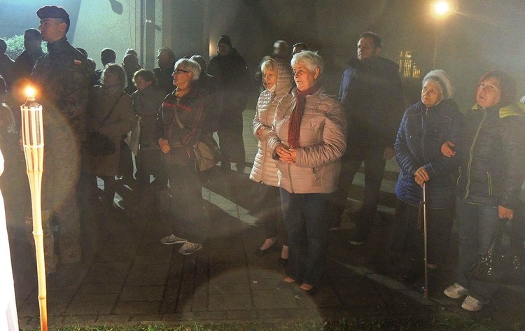 Kantata i obelisk dla Niepodległej na Złotych Łanach