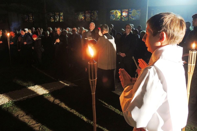 Kantata i obelisk dla Niepodległej na Złotych Łanach