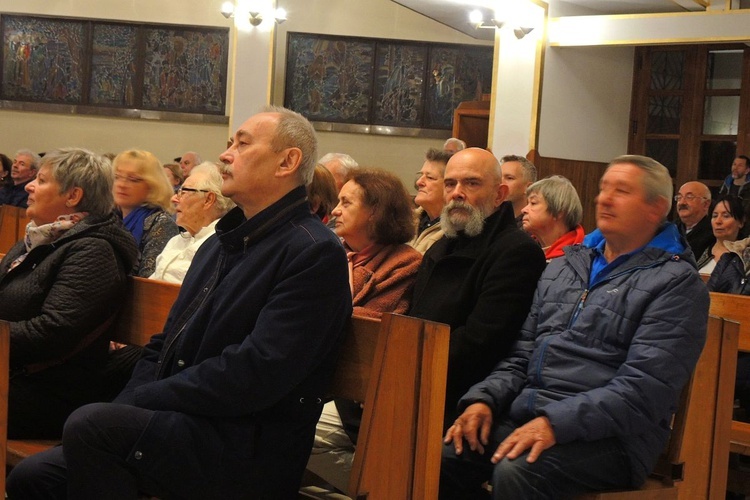 Kantata i obelisk dla Niepodległej na Złotych Łanach