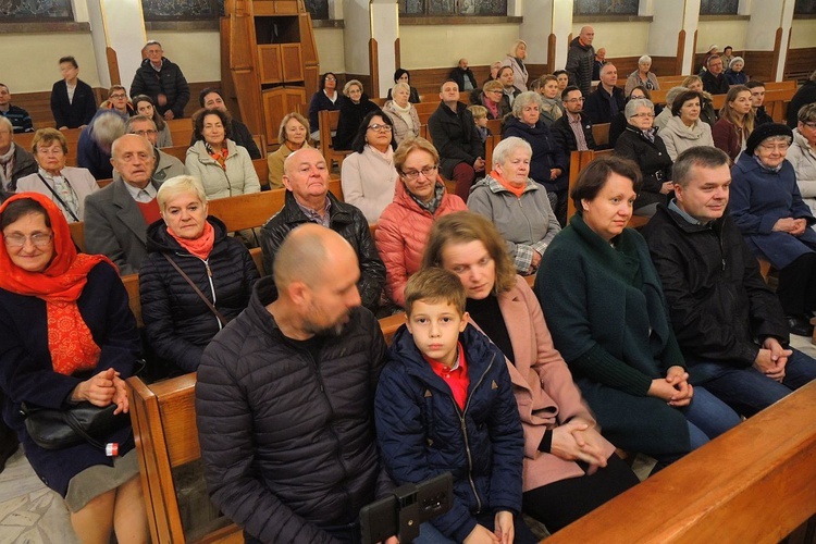 Kantata i obelisk dla Niepodległej na Złotych Łanach