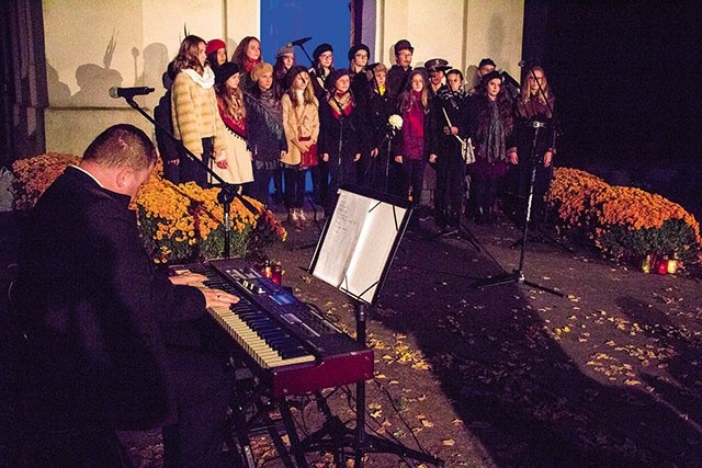 Występ uczniów SP nr 6.