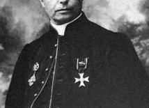 ▲	Ks. Józef Rokoszny.