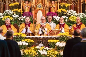 Na zakończenie synodu w gliwickiej katedrze uroczystą Eucharystię sprawowali biskupi i kapłani górnośląskiej metropolii.