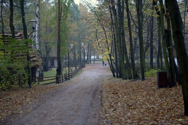 Jesienny spacer po radomskim skansenie