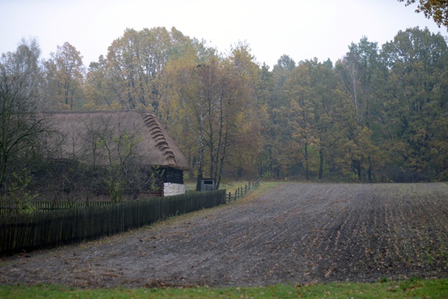 Jesienny spacer po radomskim skansenie