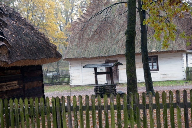 Jesienny spacer po radomskim skansenie