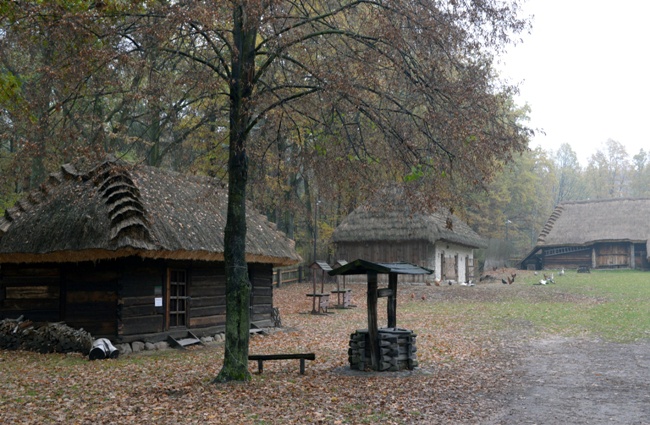 Jesienny spacer po radomskim skansenie