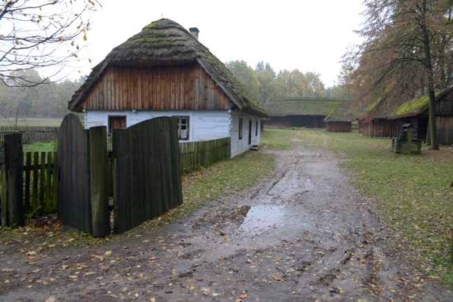 Jesienny spacer po radomskim skansenie