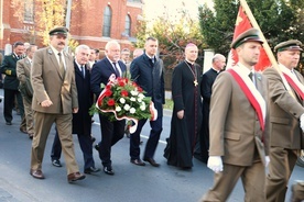 Po Mszy św. leśnicy i zaproszeni goście przeszli do Zespołu Szkół Muzycznych, gdzie odbyła się konferencja