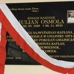 Tablica ks. Juliana Osmoli w Gnojniku