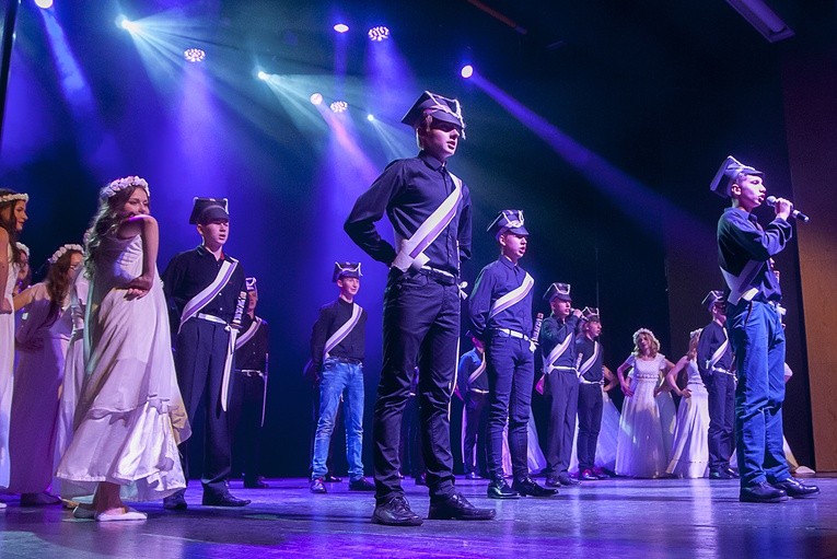 Przedstawienie na 100. rocznicę odzyskania niepodległości, cz. 1