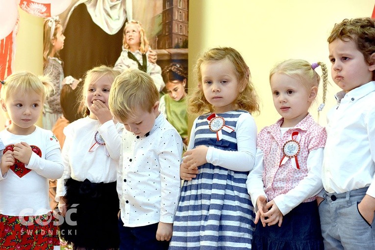Akademia z okazji 11 listopada w przedszkolu sióstr prezentek
