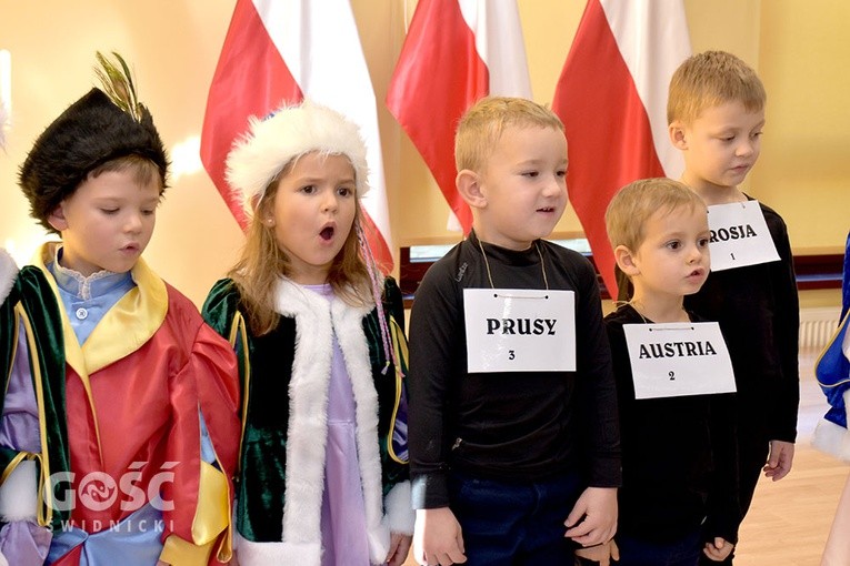 Akademia z okazji 11 listopada w przedszkolu sióstr prezentek