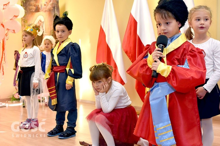 Akademia z okazji 11 listopada w przedszkolu sióstr prezentek