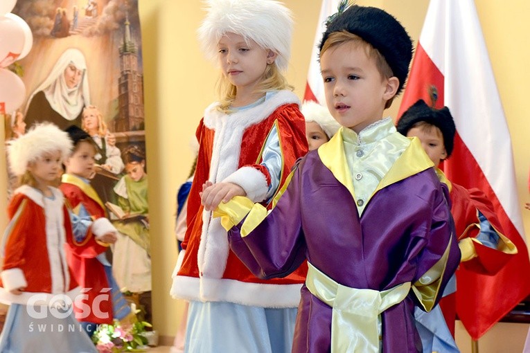 Akademia z okazji 11 listopada w przedszkolu sióstr prezentek