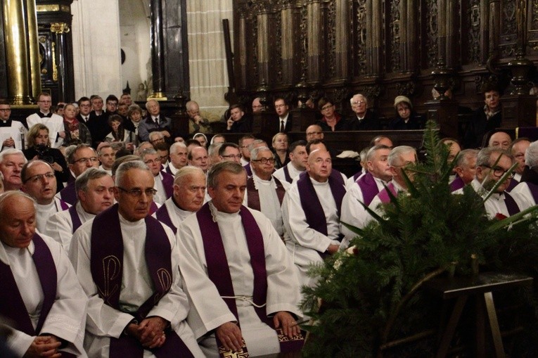 Pogrzeb ks. infułata Janusza Bielańskiego - importa