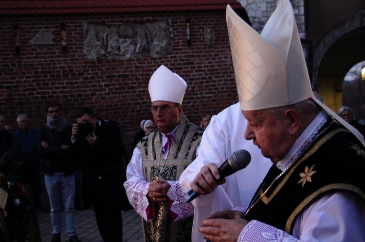 Pogrzeb ks. infułata Janusza Bielańskiego - importa