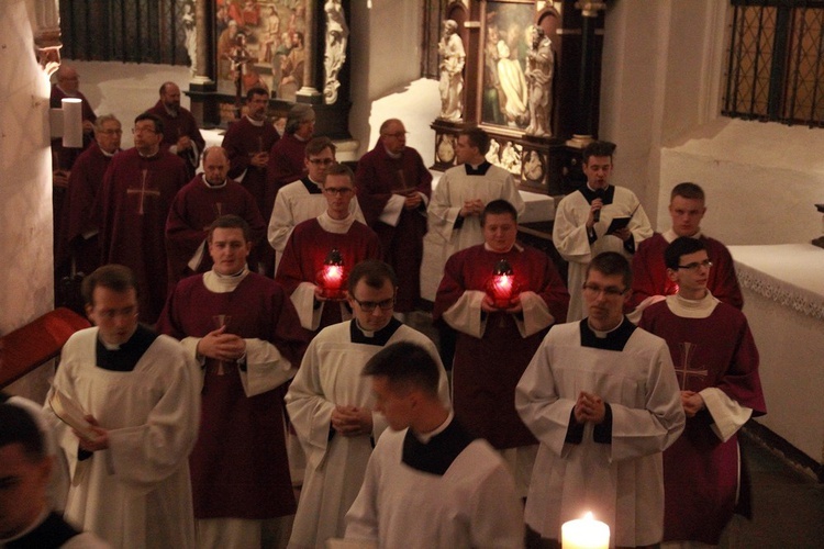 Msza za zmarłych kapłanów i biskupów