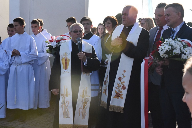 Patriotycznie w Trzetrzewinie