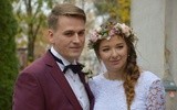 Wojciech i Agnieszka po zakończeniu ceremonii zaślubin