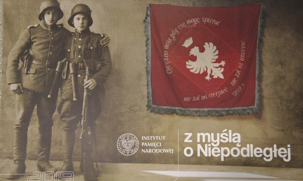 IPN rozdaje kalendarze