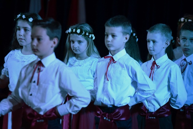 100 lat szkoły w Biadolinach Szlacheckich