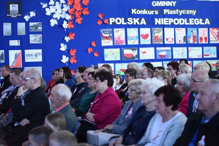 100 lat szkoły w Biadolinach Szlacheckich