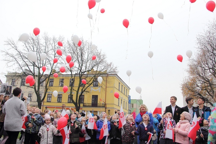 Marsz patriotyczny "Pijarskiej"