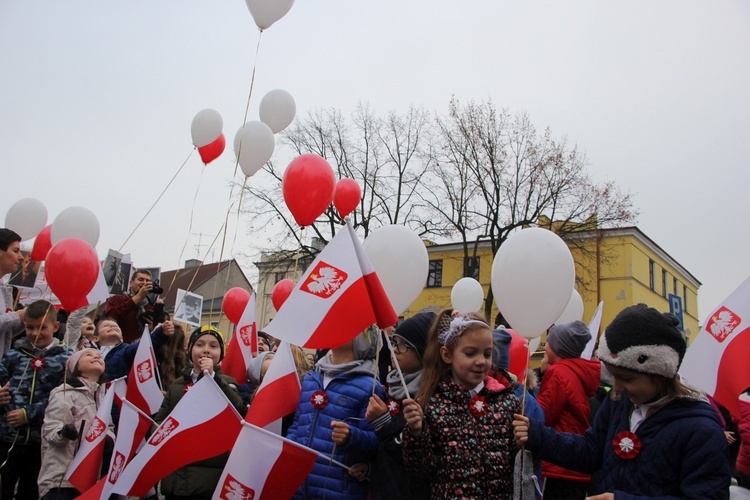 Marsz patriotyczny "Pijarskiej"