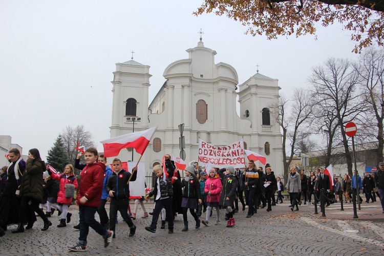 Marsz patriotyczny "Pijarskiej"