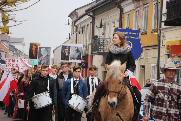 Marsz patriotyczny "Pijarskiej"