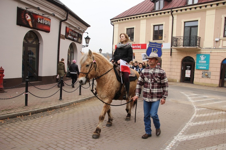 Marsz patriotyczny "Pijarskiej"