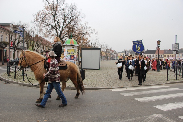 Marsz patriotyczny "Pijarskiej"