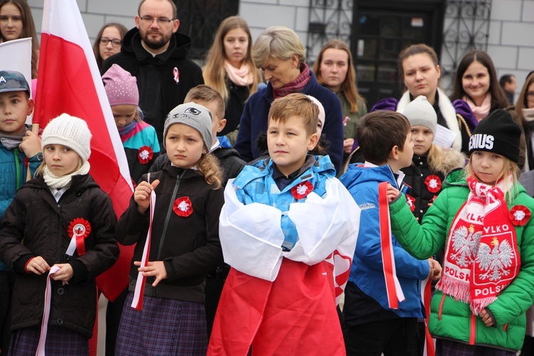 Marsz patriotyczny "Pijarskiej"