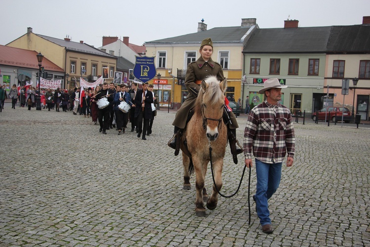 Marsz patriotyczny "Pijarskiej"