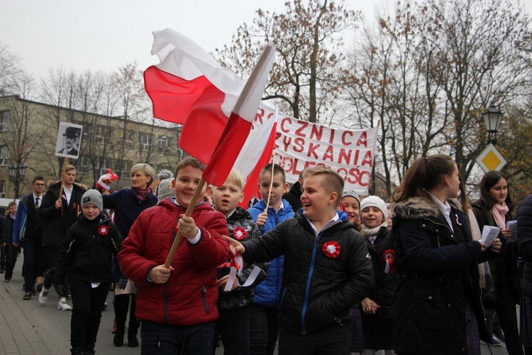 Marsz patriotyczny "Pijarskiej"