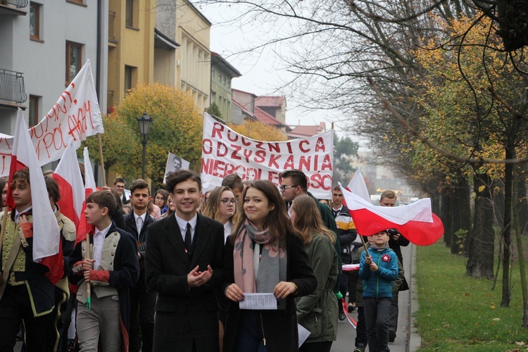 Marsz patriotyczny "Pijarskiej"