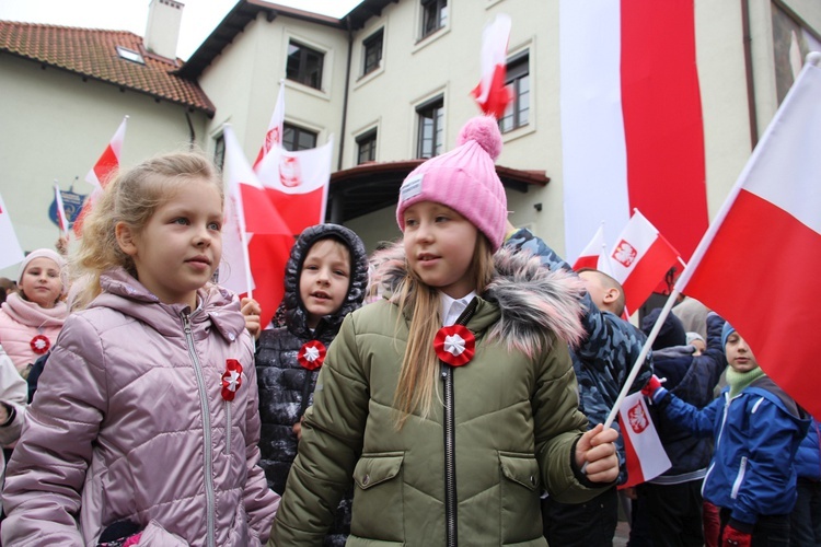 Marsz patriotyczny "Pijarskiej"